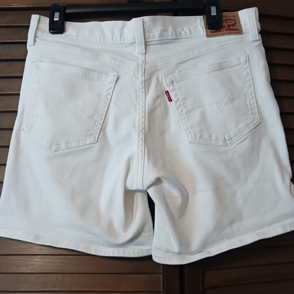 Levi's size 29 white distressed denim